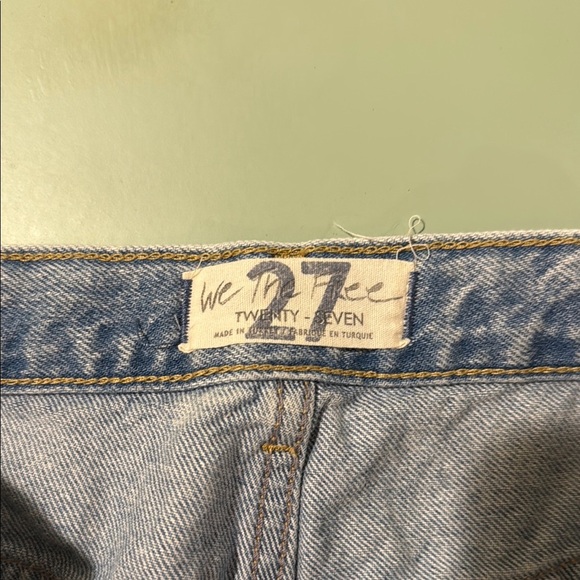 We The Free High Rise Distressed, Raw Hem Jean Shorts - Picture 5 of 9